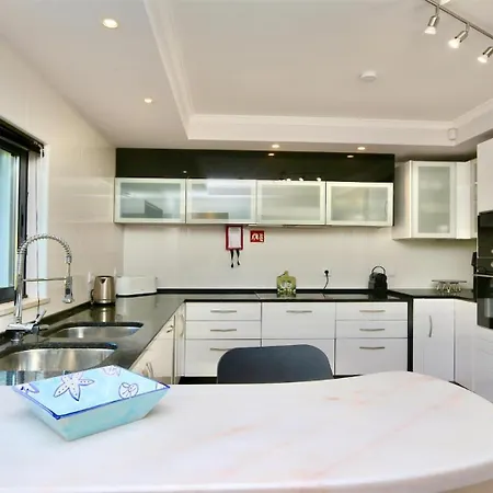 Linda Rosa, Cd 302 - Cleverdetails Villa Vilamoura