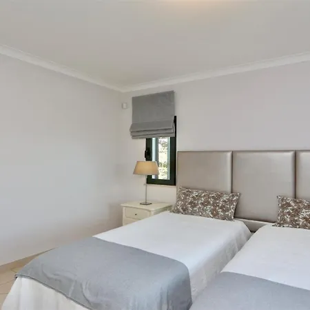 Linda Rosa, Cd 302 - Cleverdetails Villa Vilamoura