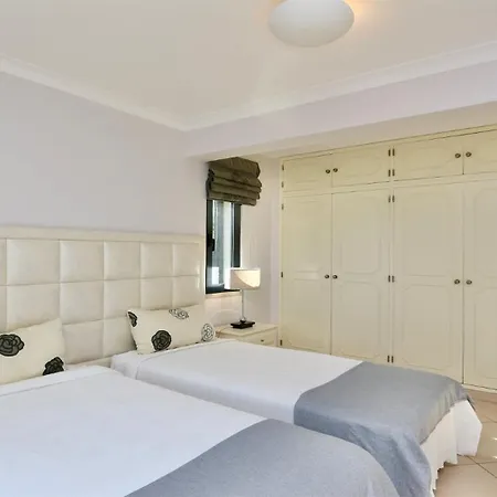 Linda Rosa, Cd 302 - Cleverdetails Villa