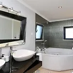 Willa Linda Rosa, Cd 302 By Cleverdetails Private Pool, Prime Location *